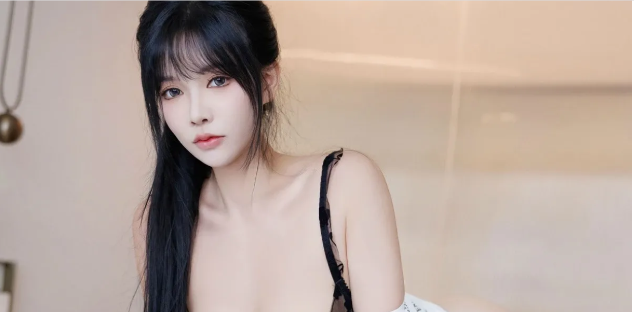 9505_娜比感性黑色网状丝贴身衣服配超薄肉色的丝秀_