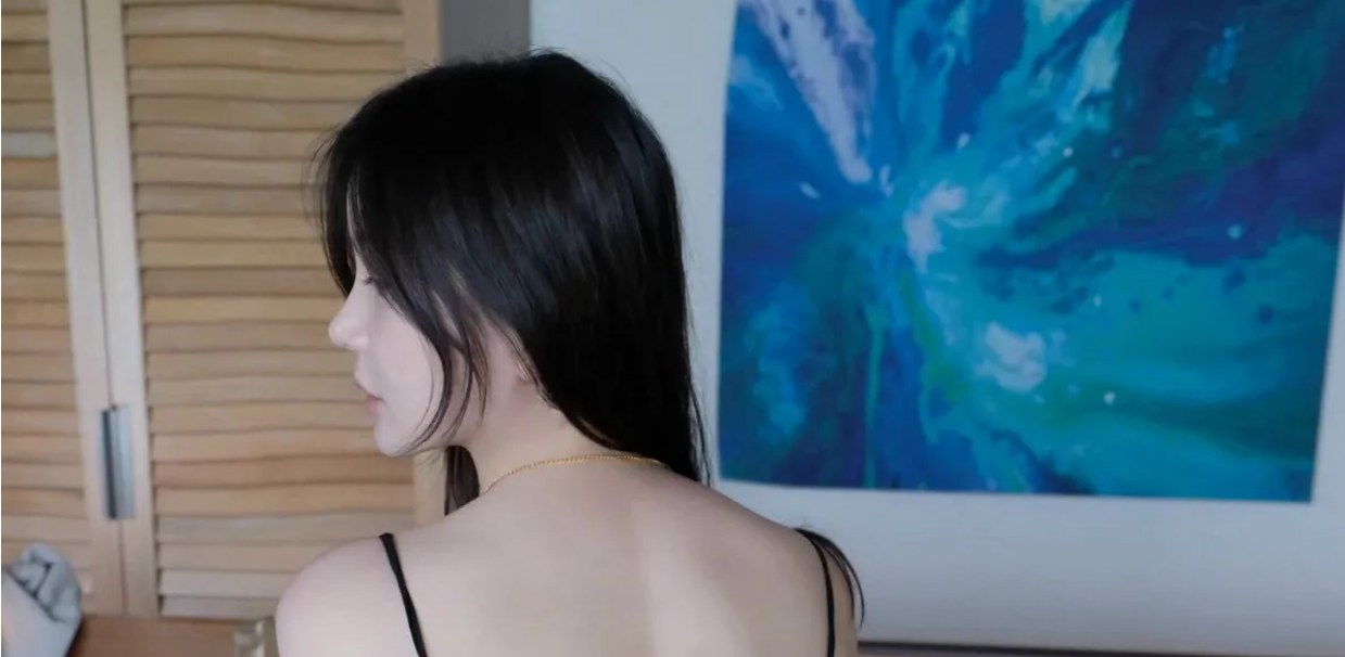 9569_糯美子minibabe感性连体黑色丝袜秀童颜巨乳惹火引人_