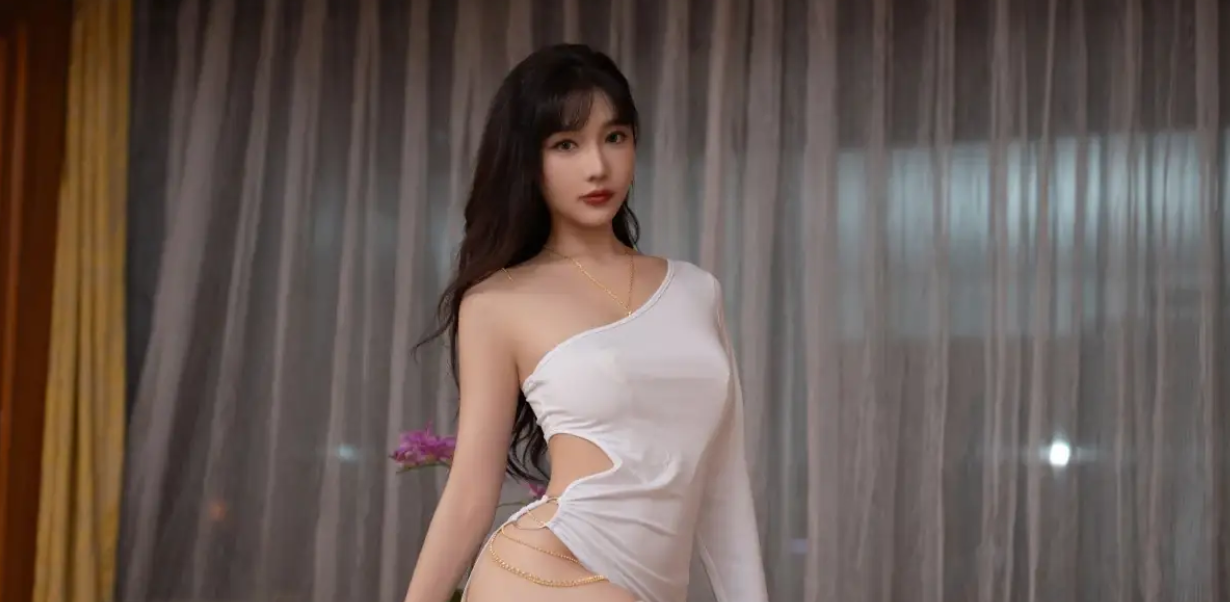 9625_女天使陆萱萱感性白色礼裙配白色丝袜秀曼妙身_