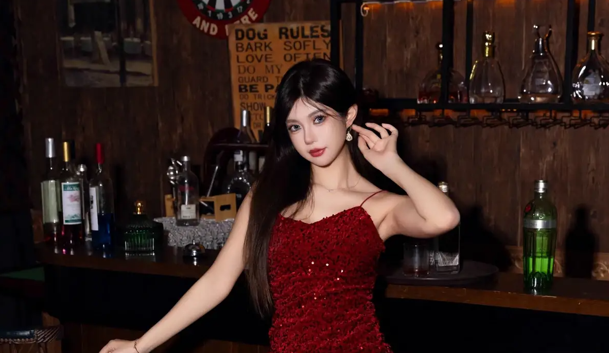 9828_女天使绮里嘉ula感性红色吊带短裙配超薄肉色的丝_