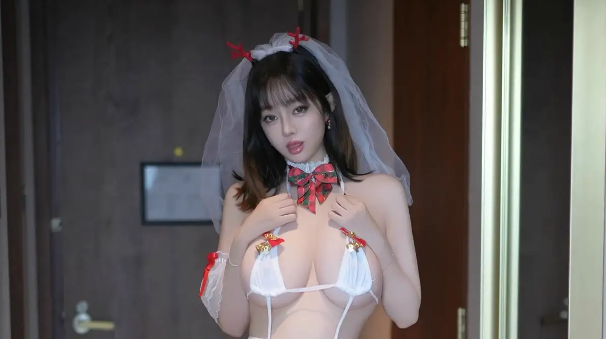 9856_女天使王雨纯感性白色拨人心弦的贴身衣服配红_